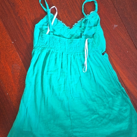 Striking-Green Mini Dress with Spaghetti Straps - Picture 4 of 5
